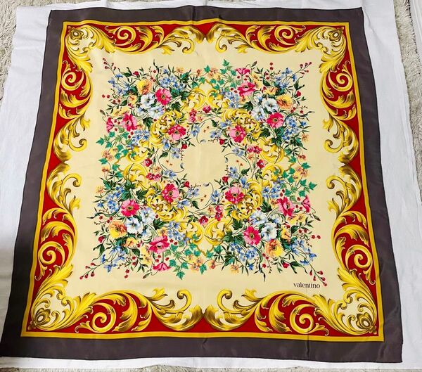 美品 valentinoヴァレンティノ 大判スカーフ 花柄 シルク100 昭和レトロ イタリア製
