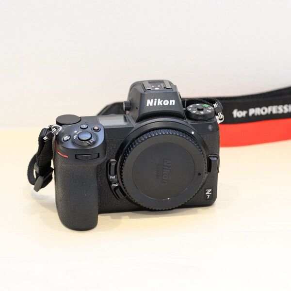 Nikon z7 ボディ 箱有 説明書無
