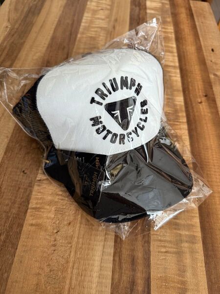 【美品】TRIUMPH トライアンフ キャップ 帽子 黒