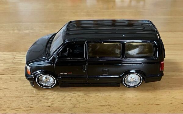 Jada Toys シボレー アストロ ミニカー ブラック
