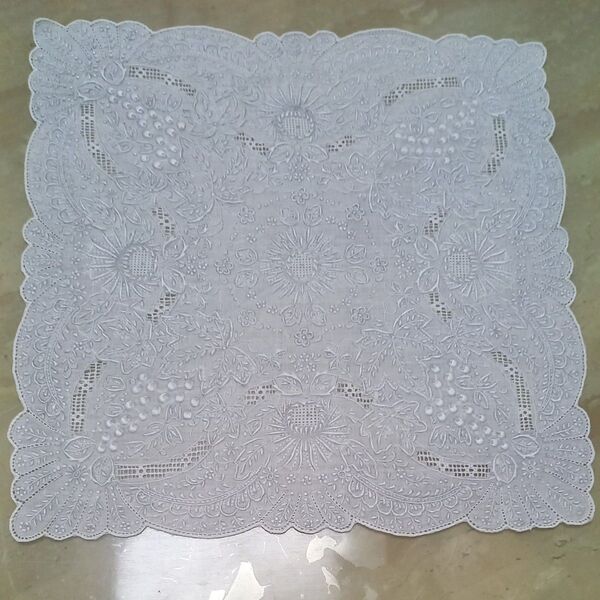 スワトウ刺繍ハンカチ 未使用品!