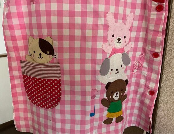 エプロン ピンクギンガムチェック 動物刺繍 保育士 介護士