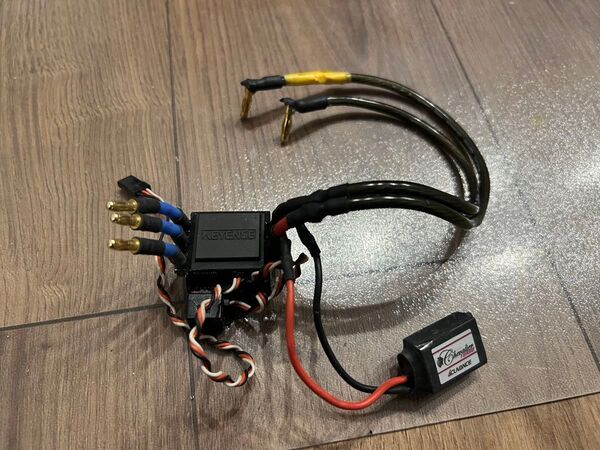 ジャンク品 キーエンス タキオン エアリア ラジコン アンプ アキュヴァンス