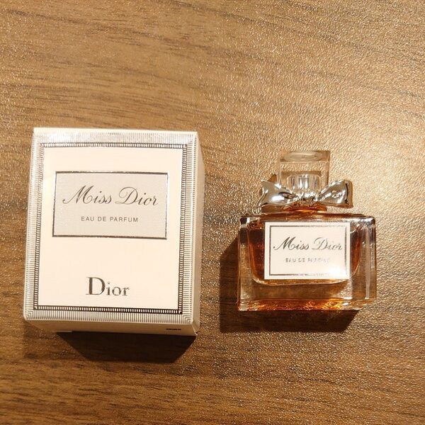 ミスディオール オードゥパルファン MISS DIOR 香水