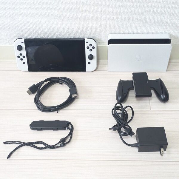 【美品】Nintendo Switch 有機ELモデル ニンテンドースイッチ 任天堂