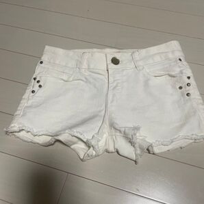 【新品】ホワイトショートパンツ ベルシュカ デニム ダメージ加工 ホットパンツ