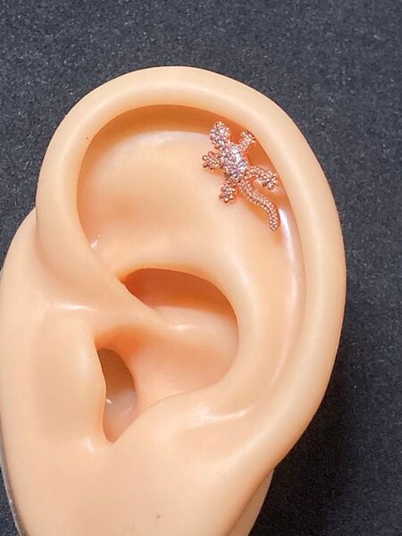 ピンクゴールド 20G ボディピアス 軟骨 耳たぶ CZ トカゲ 爬虫類