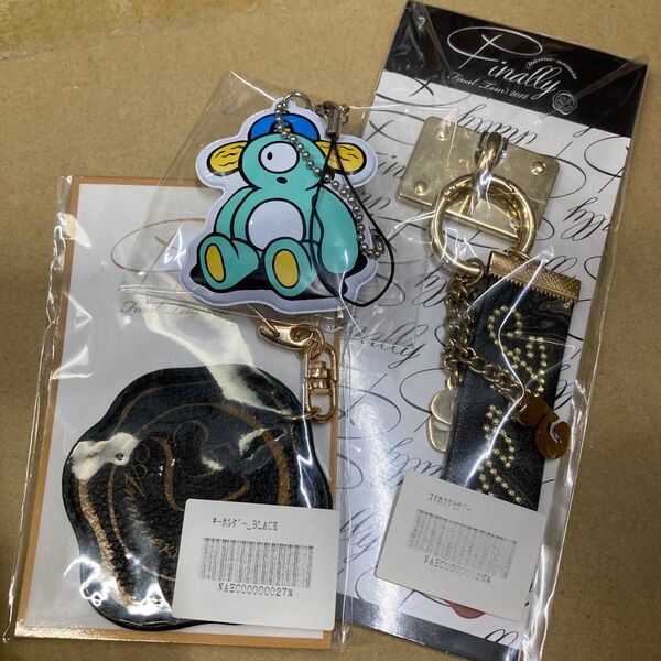 安室奈美恵 キーホルダーセット 沖縄 おともだちキーホルダー ひとつ目 finally スマホアクセサリー