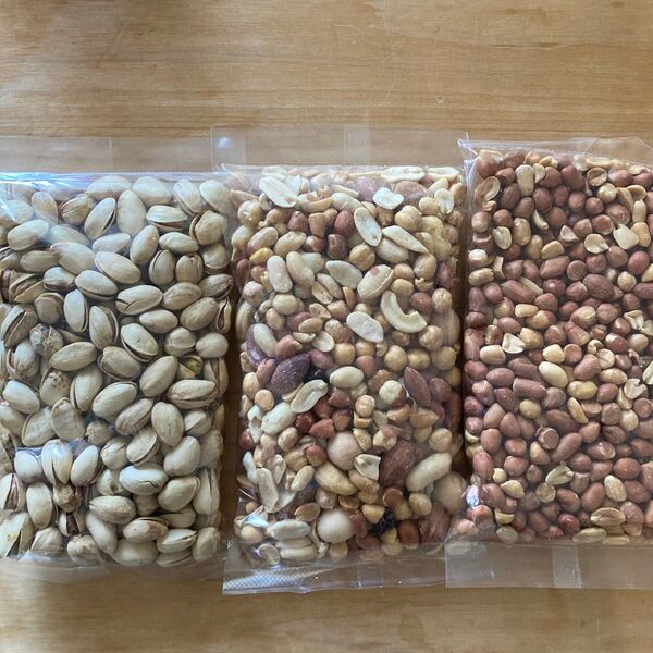 ピスタチオ200g ミックスナッツ200g スパニッシュピーナッツ200g