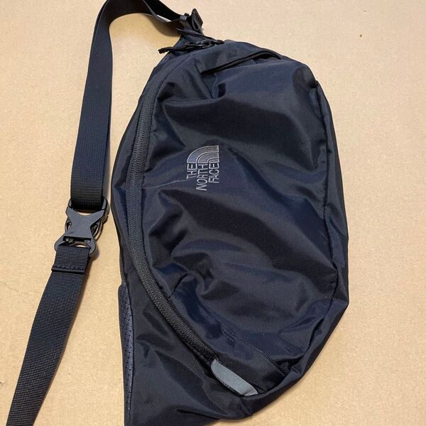THE NORTH FACE ボディバッグ