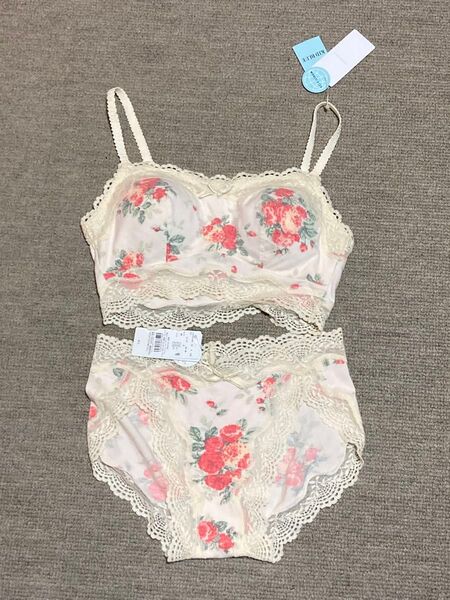 新品ダグ付き★KID BLUE★キッドブルー★ブラ&ショーツ★ワールドsize L★ノンワイヤーブラ ショーツ セット★花柄