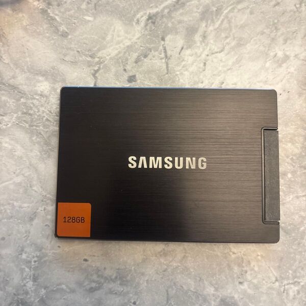 SAMSUNG SSD 830 Series 128GB 稼働パソコン取り出し品