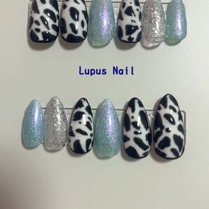 ネイルチップ ニュアンスネイル 牛柄 オーロラネイル シルバーラメ