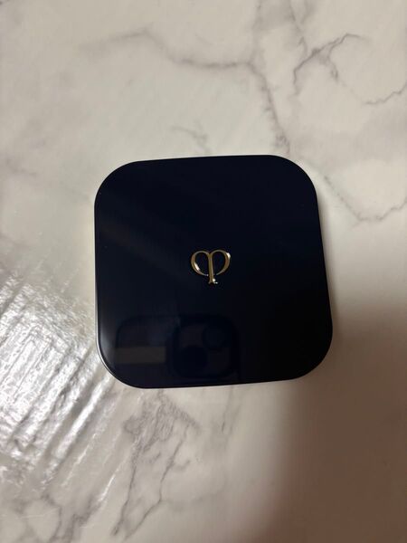 クレ・ド・ポー ボーテ プードルコンパクトエサンシエルn 5g