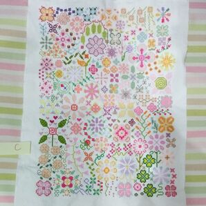 C 刺繍 クロスステッチ 完成品☆花柄モチーフ