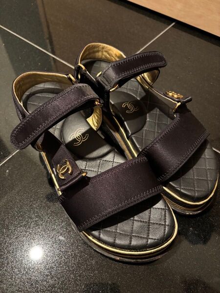 お値下げしました CHANEL 黒 24.5 サンダル38