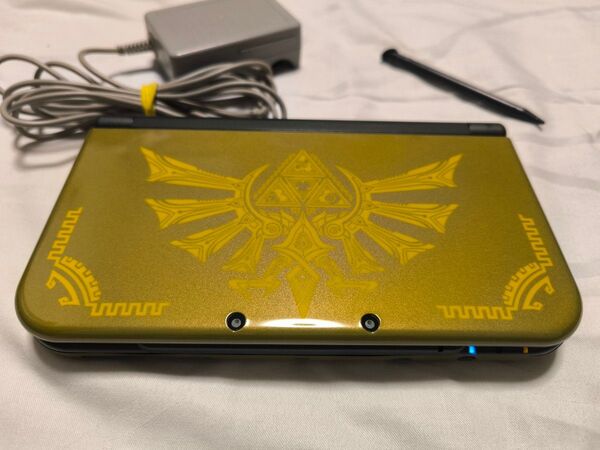 Newニンテンドー3DS LL 。充電器。互換タッチペン。SD。