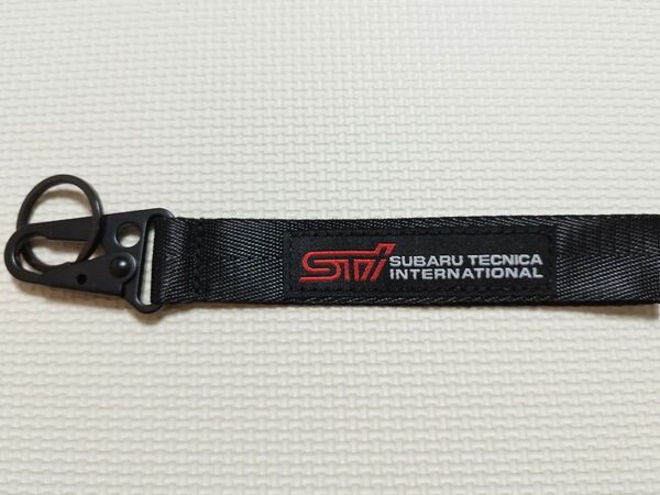 STi キーホルダー ブラック ストラップ スバル SUBARU インプレッサ フォレスター アウトバック レガシー WRX