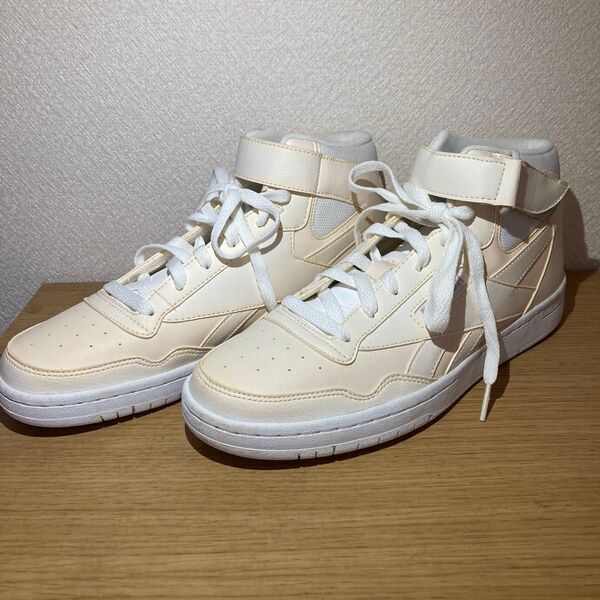 Reebok リーボック スニーカー シューズ HIGH ハイカット クリーム色 25.5㎝