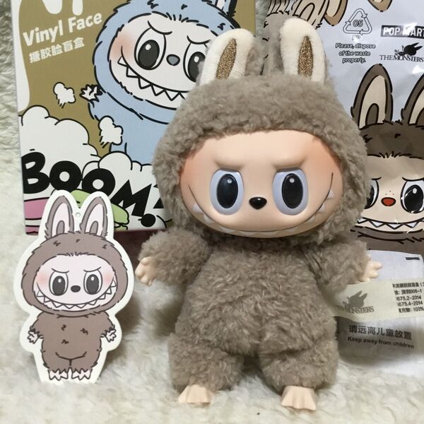 POPMART Labubu Exciting Macaron Toffee初代シリーズ。