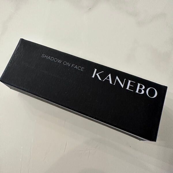 kanebo シャドウオンフェース 01 フェースカラー 2.5g
