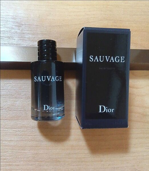 ソヴァージュ オードトワレ 10ml Dior 香水 SAUVAGE ディオール クリスチャンディオール メンズ香水 人気香水