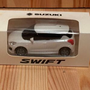 スズキ スイフト ミニカー ホワイト 未使用