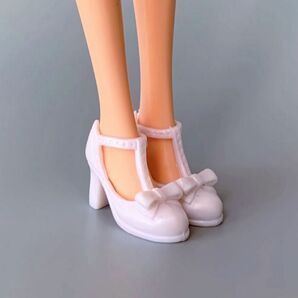 靴 パンプス ストラップシューズ 白 ドール 人形 着せ替え ハイヒール ストラップパンプス 着せ替え