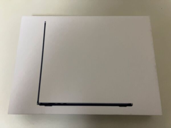 MacBook Air 15インチ M3 16GBメモリ ミッドナイト