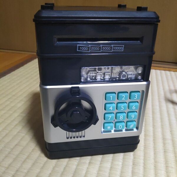 デジタルパスワードバンク ブラック 貯金箱