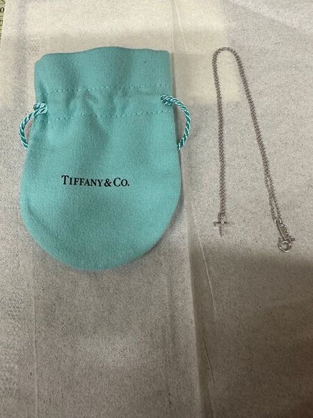 Tiffany & Co. ダイヤ11P・K18WG・メトロクロスネックレス