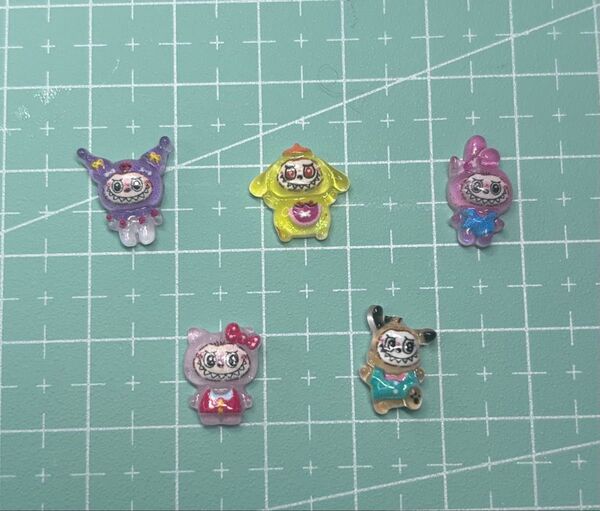 ラブブ全身 ネイルパーツ 7個 ハンドメイド レジン 手芸 工作にも 被り物ラブブ リオ