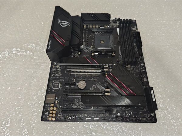 美品 ASUS ROG STRIX B550-E GAMING 最新BIOS更新済み ATX マザーボード