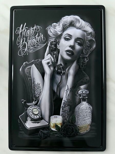 マリリンモンロー★壁掛け★エンボスプレート★ アンティークメタルエンボスプレート S ★HEART BREAKER★インテリア
