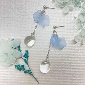 キラキラ揺れるクリアピアス ハンドメイド