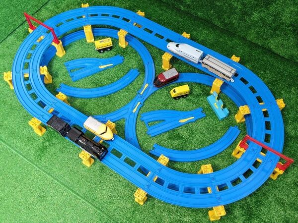 プラレール レイアウト 2段 複線 タワー 架線柱 情景 レール 車両 洗浄済