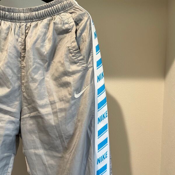 NIKE ナイキ 00sジャージ パンツ ラインパンツ 光沢 Y2K ナイロンパンツ イージーパンツ ウエストゴム