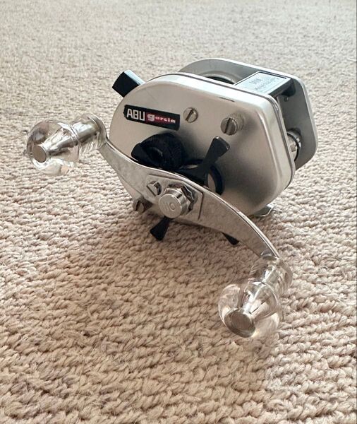 ABU アンバサダー 1000c シルバー 美品 アブガルシア