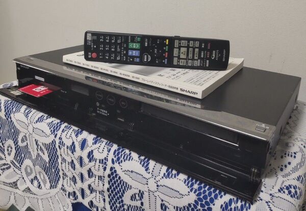 ☆動作品☆シャープAQUOSブルーレイレコーダー『BD-W1600』大容量ITB☆1000GB☆2番組同時録画可☆付属品一式付き☆