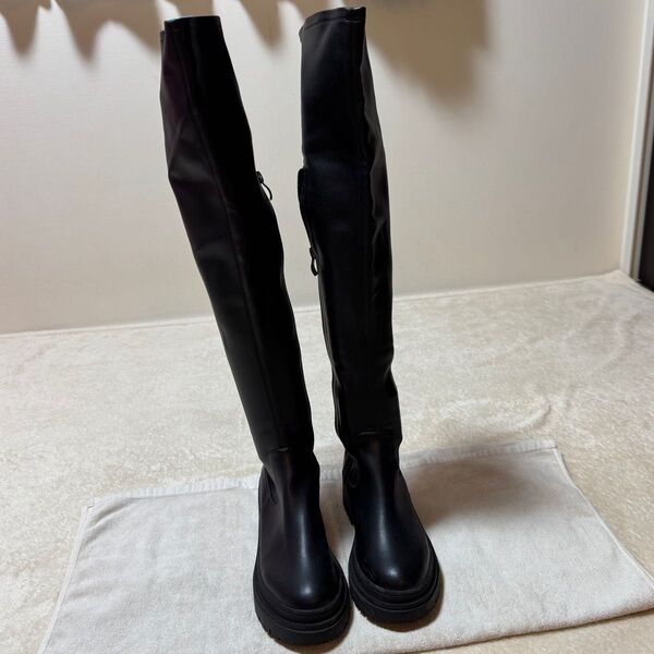 ロングブーツ サイズ22.5cm〜23.5cm目安です ブラック 厚底 美品
