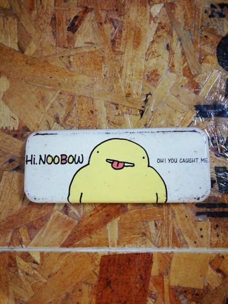 昭和レトロ hi.noobow 缶ペンケース ぬ~ぼ~