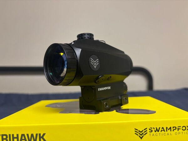 実物 Swampfox TRIHAWK 3X30 プリズムスコープ ダットサイト Optics