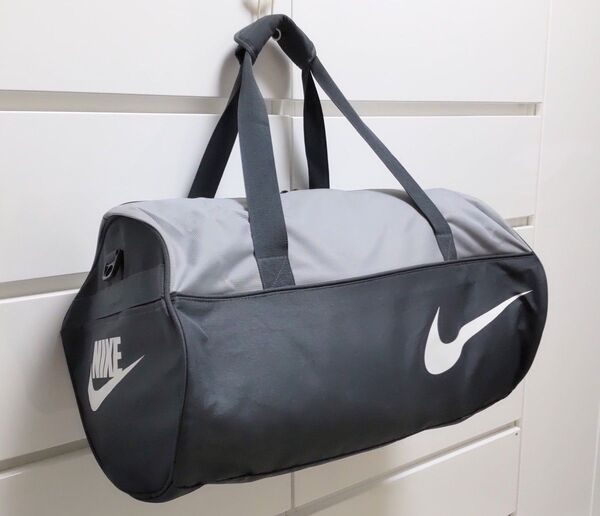 新品 NIKE ナイキ ドラムバッグ スポーツバッグ ボストンバッグ ショルダー