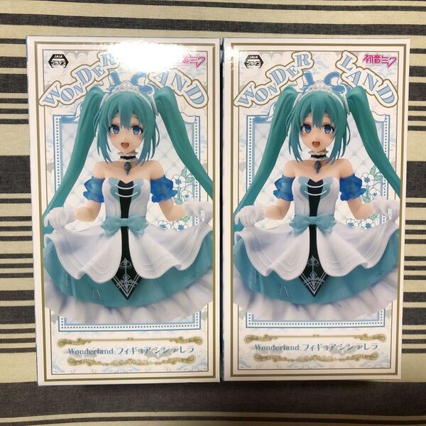 初音ミク Wonderland フィギュアシンデレラ 2体セット
