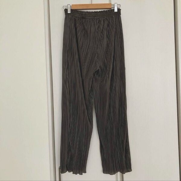 ディアフル プチプラのあや しまむら プリーツパンツ ゆったり ウエストゴム 広沢 M リラックス PLEATS チャコール