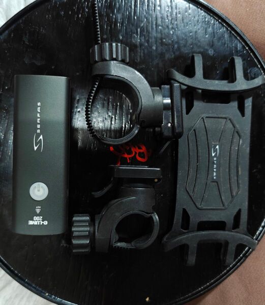 SERFAS E-LUME 200 自転車 ヘッドライト、スマホ ホルダーセット。