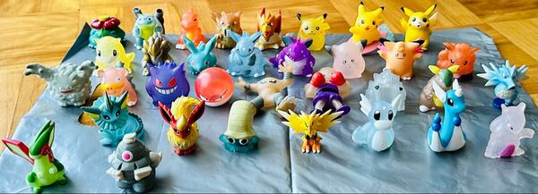ポケットモンスター ポケモン ソフビ 指ソフビ フィギュア まとめ売り モンコレ なみのりピカチュウ 台座ピンク