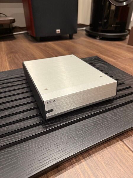DELA S100-B-J オーディオ用ネットワークスイッチ シルバー