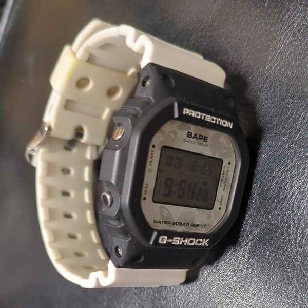 1000台限定 G-SHOCK x A BATHING APE DW-5600VT ブラック/ホワイト