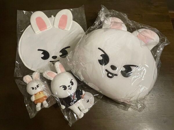 SKZOO Leebit クッション うちわケース ぬいぐるみ まとめ売り リノ stray kids スキズ leeknow